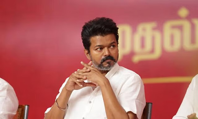 மகளிருக்கு முக்கியத்துவம்: "தனித் துறை, சீர் வரிசை திட்டங்கள்" - மாமல்லபுரத்தில் விஜய் அதிரடி வாக்குறுதி!